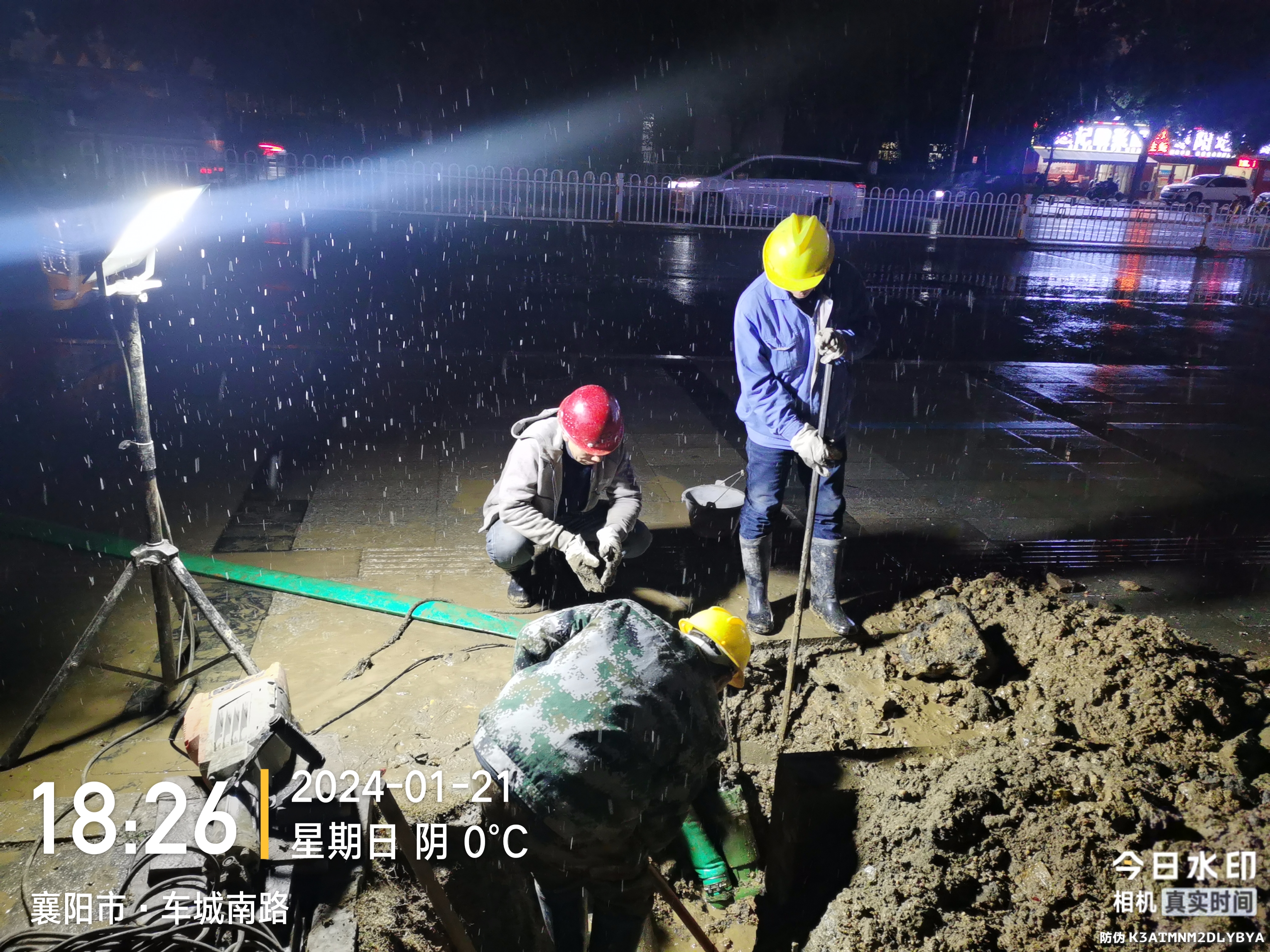 保障供水，樊城管網(wǎng)“凍”真格！